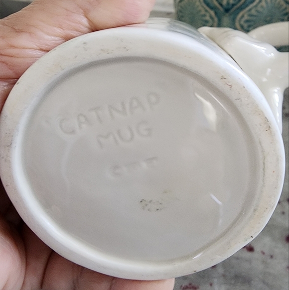 Vintage 1977 Fitz & Floyd "Catnap" Mug 3D Cat Handle & Fish White 3" High - Picture 5 of 5